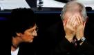 In Deutschland wird der damalige Innenminister Wolfgang Schäuble (CDU) derweil zum Buhmann. Er und die Justizministerin der Großen Koalition, Brigitte Zypries (SPD), bringen das Gesetz zur Vorratsdatenspeicherung auf den Weg. Am 9. Nobvember 2007 geht es durch den Bundestag, seit Januar 2008 ist es in Kraft. Foto: ddp