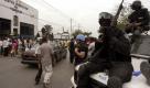 UN peacekeeping forces have stepped up security in the hopes of overseeing a peaceful election Tuesday 07 February 2006 in Cite Soleil, Port-au-Prince, intended to get this crisis-plagued nation on the road to recovery. Units under the command of the United Nations Stabilization Mission, or Minustah, mounted a highly visible presence on the streets of Port-au-Prince.The Minustah force comprises some 6,700 soldiers from many countries - though the largest contingents are from Latin American nations - along with 1,622 police officers. Despite superior firepower, the peacekeepers have struggled to suppress violence in some areas of the hemisphere's poorest nation, notably the capital slum of Cite Soleil, which has been deemed too dangerous for polling stations and whose residents will have to walk a considerable distance to cast ballots. EPA/David Fernandez +++(c) dpa - Bildfunk+++
 Foto: dpa