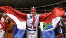 Die Fans von Paraguay zeigten beim ersten Spiel ihrer Mannschaft Kreativität bei der Kostümwahl. Foto: ap