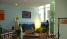 Ausgesuchte Topfpflanzen mit runden Blättern bringen ebenfalls Harmonie in den Raum. Foto: Feng Shui Center Leipzig