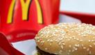 Was hinter den Kulissen des Fastfood-Tempels los ist, zeigt eine ARD-Doku. Foto: Matthias Schrader Foto: dpa