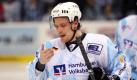 Nationalspieler Alexander Barta musste in diesem Spiel 2009 feststellen, dass er beide Schneidezähne verloren hat. Foto: imago