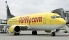 Eine Boeing 737-300 des Billigfliegers TUIfly steht am 19.02.2007 auf dem Flughafen Leipzig-Halle. Der Unternehmer Hans Rudolf Wöhrl hat mit seiner Beteiligungsgesellschaft INTRO Aviation Gmbh Interesse an der drittgrößten deutschen Fluggesellschaft TUIfly. «Wir halten die Airline für ein erfolgversprechendes Projekt», sagte Wöhrl der Deutschen Presse-Agentur dpa am Mittwoch (07.01.2009) in Hannover. Foto: dpa
