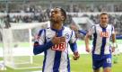 Top: Ich bin ein Berliner! Herthas Brasilianer Raffael (links) und Pierre-Michel Lasogga waren beim Auswärtssieg in Wolfsburg die Besten ihres Teams und trafen jeweils einmal. Die stärkste Saisonleistung des Berliner Offensivduos. Foto: dapd