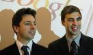 2000 legte Google den Grundstein für seinen Erfolg: Zwei Jahre, nachdem Larry Page (rechts) und Sergey Brin die Suchmaschine gründeten, führten sie neben ihren Suchergebnissen Textanzeigen, die sogenannten AdWords ein. Die sichern Google bis heute den Löwenanteil des Werbeetats im Netz. Foto: dpa