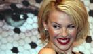  doch selbst der Haarausfall durch die Chemotherapie konnte ihrer Schönheit nichts anhaben. Statt Extensions trägt Ms. Minogue jetzt lieber einen schicken Bob.
 Foto: dpa