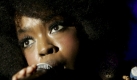 Lauryn Hill steht ebenfalls zu ihrer wilden Mähne und will sich nicht dem gängigen Schönheitsideal unterwerfen. Die ehemalige Sängerin der Fugees beweist, dass der Afro auch heute noch trendy ist.

 Foto: dpa