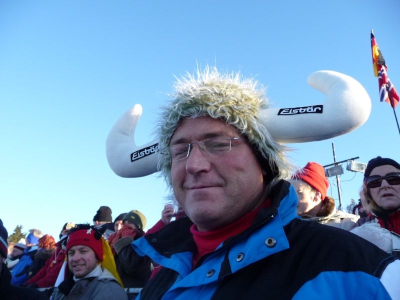 Fotostrecke: Biathlon in Oberhof | Tierische Kopfbedeckungen | news.de