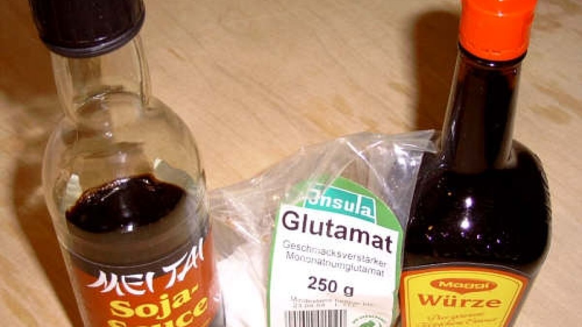 Glutamat ist als weißes Pulver erhältlich, ist aber auch in Soja- und Würzsoßen enthalten. (Foto)