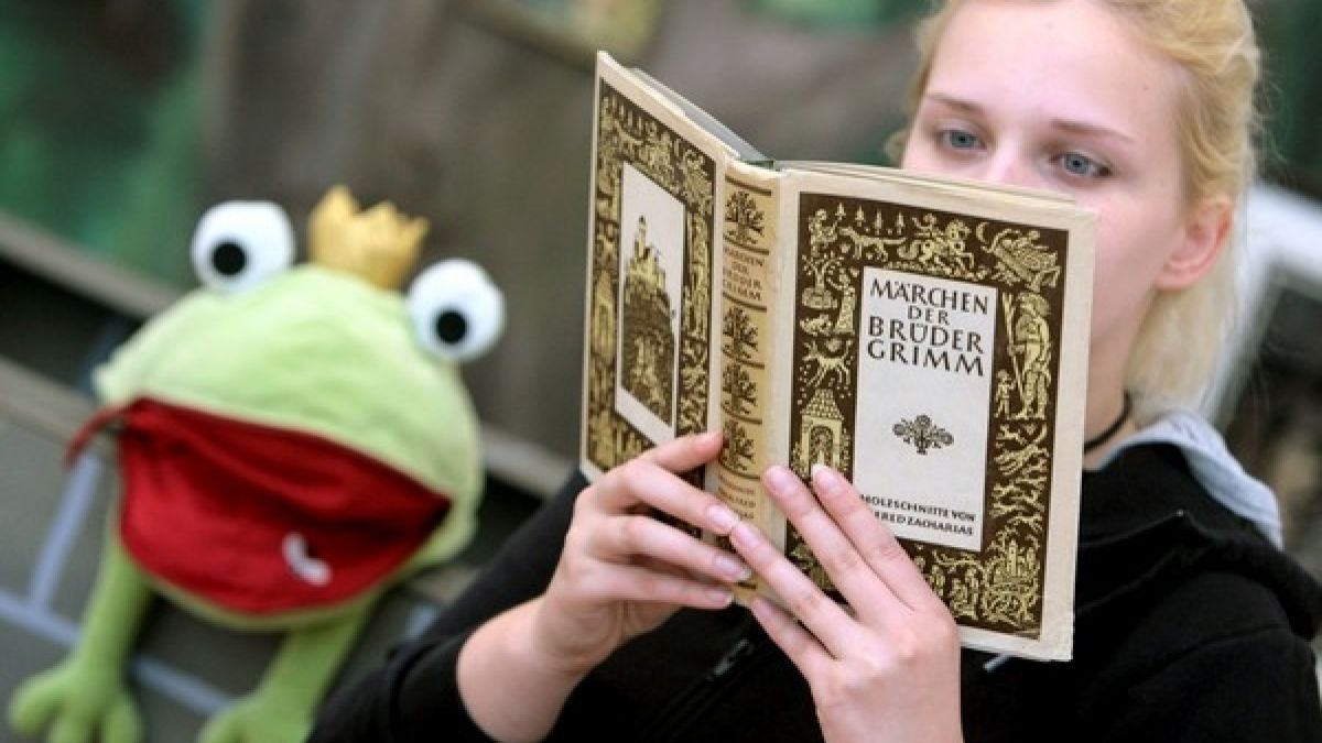 Märchen wie der Froschkönig üben eine starke Faszination aus - auf Kinder und Erwachsene. (Foto)
