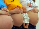 Jede dritte Frau hat Angst, auch nach der Schwangerschaft mit einem dicken Bauch kämpfen zu müssen. (Foto)