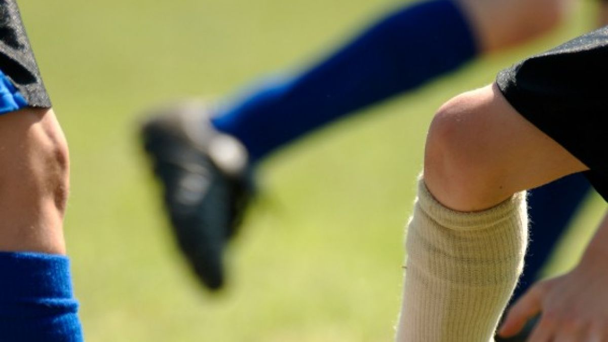 Auch Fußballspieler sind vor einer Knochenhautenzündung nicht gefeit. (Foto)