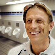 Christoph Daum könnte Toiletten putzen. Christoph Daum könnte Toiletten putzen.