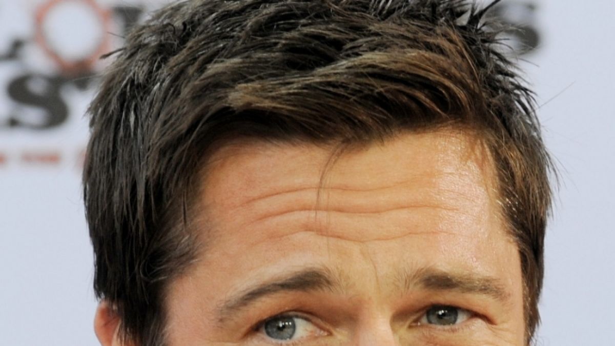 Es liegt an seinen wohlgeformten Wangen und dem markanten Kinn, dass Brad Pitt so sexy ist. So die Theorie. (Foto)
