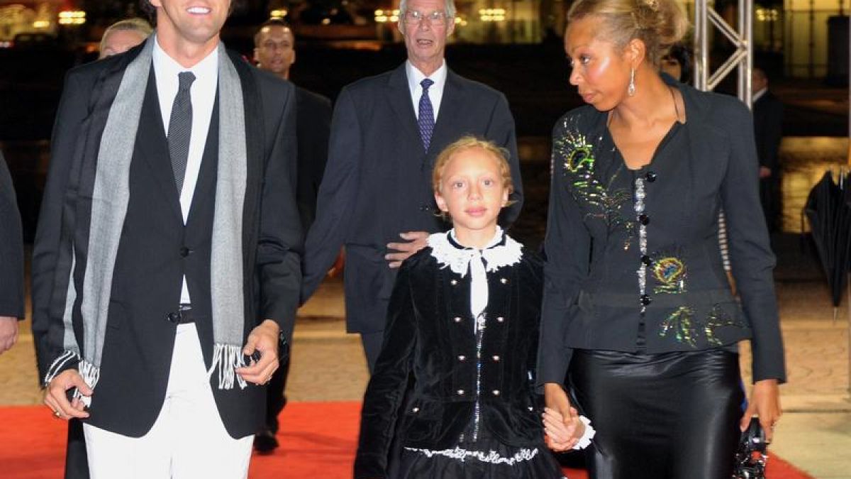 Angela Ermakova besuchte mit Tochter Anna und Prinz Mario Max zu Schaumburg-Lippe den Leipziger Opernball. (Foto)