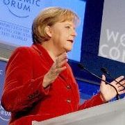 Angela Merkel, die Weltpolitikerin. Im schweizerischen Davos spricht sie im Januar 2009 beim Weltwirtschaftsforum. Angela Merkel, die Weltpolitikerin. Im schweizerischen Davos spricht sie im Januar 2009 beim Weltwirtschaftsforum.