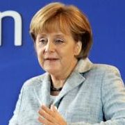 In der DDR aufgewachsen, erfuhr Merkel im praktischen Alltag, was Diktatur und staatliche Willkür bedeuten. Im Mai 2009 spricht sie als Bundeskanzlerin im ehemaligen Staatsratsgebäude der DDR in Berlin zum ThemaVor 20 Jahren - Am Vorabend der Fried In der DDR aufgewachsen, erfuhr Merkel im praktischen Alltag, was Diktatur und staatliche Willkür bedeuten. Im Mai 2009 spricht sie als Bundeskanzlerin im ehemaligen Staatsratsgebäude der DDR in Berlin zum ThemaVor 20 Jahren - Am Vorabend der Fried