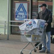 Aldi ist zusammengerechnet in Deutschland Spitze. Aldi ist zusammengerechnet in Deutschland Spitze.