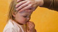 Fieber kann bei Kindern durchaus auf eine ernsthafte Erkrankung hinweisen:wie etwaMeningokokken.