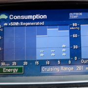 Im Falle einer potenziellen Gefährdung werden bei Prius Co alle Hochspannungskomponenten unmittelbar abgekoppelt. Bei den Brennstoffzellenautos ist zudem ein ganzes Arsenal an Sensoren an Bord, die austretenden Wasserstoff erschnüffeln Im Falle einer potenziellen Gefährdung werden bei Prius Co alle Hochspannungskomponenten unmittelbar abgekoppelt. Bei den Brennstoffzellenautos ist zudem ein ganzes Arsenal an Sensoren an Bord, die austretenden Wasserstoff erschnüffeln
