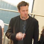 Friends-Fans waren jahrelang in Sorge um Matthew Perry. Der Publikumsliebling kam durch eine Schmerzmittelsucht nicht aus seiner Depression heraus. Friends-Fans waren jahrelang in Sorge um Matthew Perry. Der Publikumsliebling kam durch eine Schmerzmittelsucht nicht aus seiner Depression heraus.