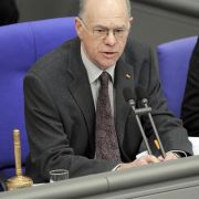 Ein weiterer heißer Kandidat der CDU: Bundestagspräsident Norbert Lammert. Er gilt als selbstbewusst genug, um sich das Amt zuzutrauen. Außerdem ist er ein guter Redner. Ein weiterer heißer Kandidat der CDU: Bundestagspräsident Norbert Lammert. Er gilt als selbstbewusst genug, um sich das Amt zuzutrauen. Außerdem ist er ein guter Redner.