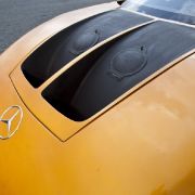 Der konstruktionsbedingt schlechte Wirkungsgrad des Kreiskolbenmotors lässt sich aber nicht recht verbessern. Dicke V8-Motoren sind in den 70er Jahren ebenfalls nicht gefragt, sogar die PS-verliebte US-Autoindustrie schrumpft plötzlich Hubraum und Zylinde Der konstruktionsbedingt schlechte Wirkungsgrad des Kreiskolbenmotors lässt sich aber nicht recht verbessern. Dicke V8-Motoren sind in den 70er Jahren ebenfalls nicht gefragt, sogar die PS-verliebte US-Autoindustrie schrumpft plötzlich Hubraum und Zylinde