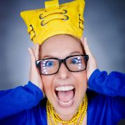 Um zu testen, ob Handtaschentherapeutin Rosanna Pieratognetti (im Bild) die Frauen, denen sie in die Tasche guckt, richtig einschätzt, haben vier news.de-Redakteurinnen der Münchnerin ihre Taschen geöffnet. Um zu testen, ob Handtaschentherapeutin Rosanna Pieratognetti (im Bild) die Frauen, denen sie in die Tasche guckt, richtig einschätzt, haben vier news.de-Redakteurinnen der Münchnerin ihre Taschen geöffnet.