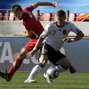 Bastian Schweinsteiger: Sollte eigentlich die ordnende Hand im deutschen Spiel sein, verlangsamte aber das Spiel wie in schlechten, alten Zeiten. Bastian Schweinsteiger: Sollte eigentlich die ordnende Hand im deutschen Spiel sein, verlangsamte aber das Spiel wie in schlechten, alten Zeiten.