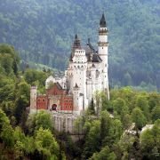 N wie Neuschwanstein: Ein steingewordener Traum. N wie Neuschwanstein: Ein steingewordener Traum.