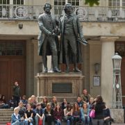 W wie Weimar: Wenn es Weimar nicht gäbe, müsste man es sich ausdenken, um eine kompakte Stadt für kulturbeflissene Deutschland- Touristen zu entwerfen. W wie Weimar: Wenn es Weimar nicht gäbe, müsste man es sich ausdenken, um eine kompakte Stadt für kulturbeflissene Deutschland- Touristen zu entwerfen.