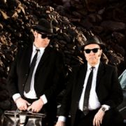 Jochen Florstedt, Leiter der Florstedt Künstler- und Doppelgängeragentur, steht mit seinem Partner seit 18 Jahren als Blues-Brothers-Double auf der Bühne ... Jochen Florstedt, Leiter der Florstedt Künstler- und Doppelgängeragentur, steht mit seinem Partner seit 18 Jahren als Blues-Brothers-Double auf der Bühne ...