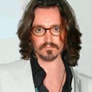 Dieser Herr ist bei Frauen sicherlich besonders beliebt, ... Dieser Herr ist bei Frauen sicherlich besonders beliebt, ...