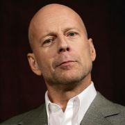 Ob er dabei auch so cool ist wie der harte Bruce in seinen Action-Streifen? Ob er dabei auch so cool ist wie der harte Bruce in seinen Action-Streifen?