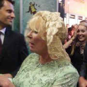 Elke Sommer: Das Leben mit seinen schönen Seiten ist zu kurz, mit seinen traurigen, schmerzhaften Seiten zu lang. Elke Sommer: Das Leben mit seinen schönen Seiten ist zu kurz, mit seinen traurigen, schmerzhaften Seiten zu lang.