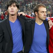 Jüngstes Model(l) aus der ehedem hemdsärmeligen Welt des Fußballs ist Bundestrainer Joachim Löw. Jüngstes Model(l) aus der ehedem hemdsärmeligen Welt des Fußballs ist Bundestrainer Joachim Löw.