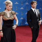 Das Traumpaar aus True Blood darf bei den Emmys natürlich nicht fehlen: Die frisch vermählten Anna Paquin und Stephen Moyer. Das Traumpaar aus True Blood darf bei den Emmys natürlich nicht fehlen: Die frisch vermählten Anna Paquin und Stephen Moyer.