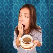 Bleich wie eine Wand und ständig müde? Den Wunsch nach Schlaf und dem eigenen Bett, vor allem nach der kurzen Mittagspause, kennt jeder. Müdigkeit kann aber in vielen Fällen Anzeichen einer Erkrankung sein. Bleich wie eine Wand und ständig müde? Den Wunsch nach Schlaf und dem eigenen Bett, vor allem nach der kurzen Mittagspause, kennt jeder. Müdigkeit kann aber in vielen Fällen Anzeichen einer Erkrankung sein.