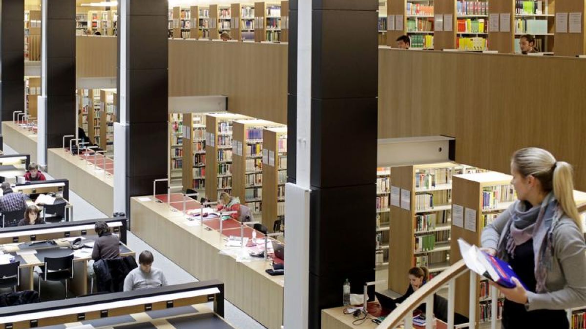 Die Bibliothek ist einer der beliebtesten Lernorte überhaupt. (Foto)