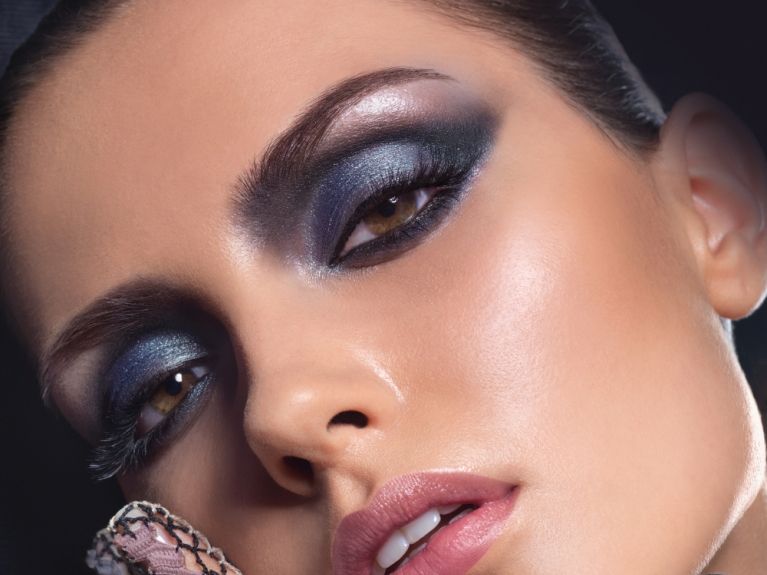 Fotostrecke Make Up Trends Roter Mund Und Dunkle Augen News De