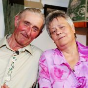 Der rüstige Hühnerwirt Gerhard hat sich für Barbara entschieden. Die 59-jährige gelernte Melkerin passt irgendwie besser auf seinen Hof als die andere Dame. Die sei laut RTL Städterin gewesen. Der rüstige Hühnerwirt Gerhard hat sich für Barbara entschieden. Die 59-jährige gelernte Melkerin passt irgendwie besser auf seinen Hof als die andere Dame. Die sei laut RTL Städterin gewesen.