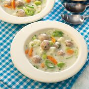 Gemüse-Hackbällchen-Suppe Gemüse-Hackbällchen-Suppe