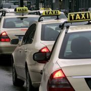 Taxi, Taxi: Sitzen wirklich so viele Geisteswissenschaftler hinterm Lenkrad? Taxi, Taxi: Sitzen wirklich so viele Geisteswissenschaftler hinterm Lenkrad?