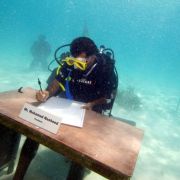 Unter Wasser arbeiten ist vor allem eines: nass! Unter Wasser arbeiten ist vor allem eines: nass!