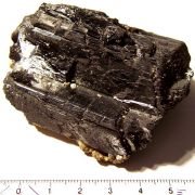 Wolfram gehört zu den Seltenerdmetallen und ist mit Kobalt für spezielle Legierungen nahezu unverzichtbar. Das in Verbindung mit Kohlenstoff hergestellte Wolframcarbid zählt zu den härtesten Materialen und wird für Schneidwerkzeuge oder im militärischen B Wolfram gehört zu den Seltenerdmetallen und ist mit Kobalt für spezielle Legierungen nahezu unverzichtbar. Das in Verbindung mit Kohlenstoff hergestellte Wolframcarbid zählt zu den härtesten Materialen und wird für Schneidwerkzeuge oder im militärischen B