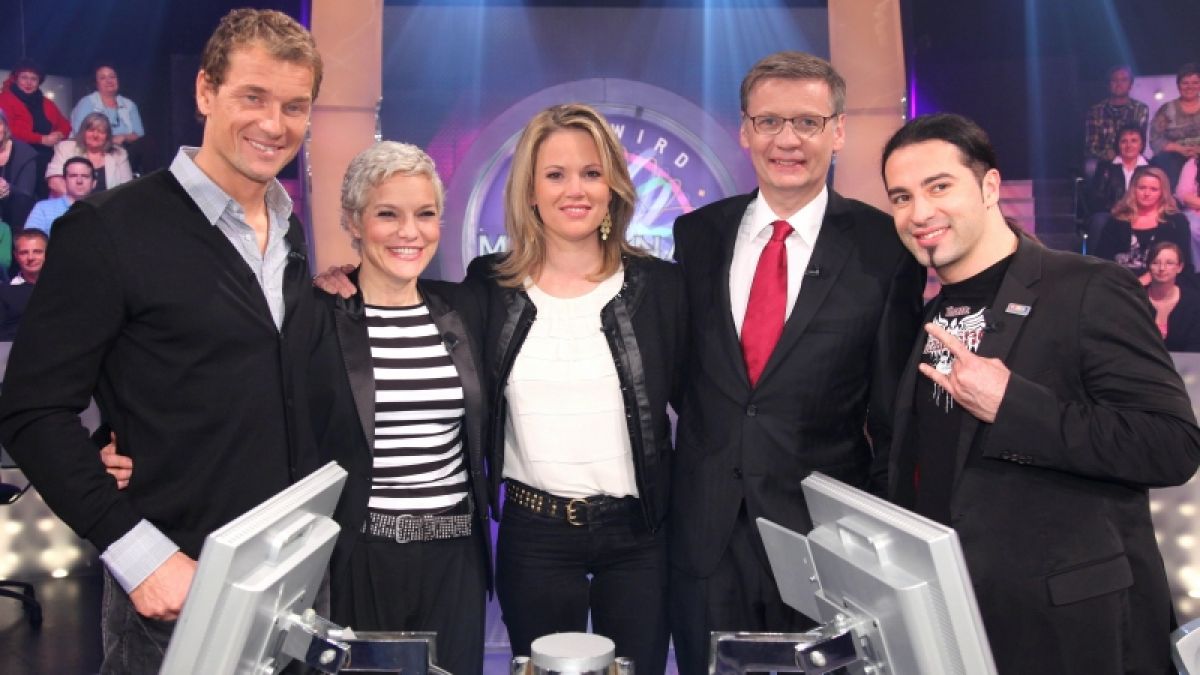 Sie geben ihr bestes bei Wer wird Millionär?(von links): Jens Lehmann, Ina Müller, Stephanie zu Guttenberg und Bülent Ceylan. (Foto)