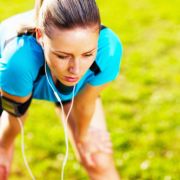 Endlich joggen, den Kopf frei kriegen, einfach auspowern. Doch stechende Schmerzen in der Seite setzen dem Lauftraining schnell ein Ende Weiterlaufen unmöglich. Endlich joggen, den Kopf frei kriegen, einfach auspowern. Doch stechende Schmerzen in der Seite setzen dem Lauftraining schnell ein Ende Weiterlaufen unmöglich.