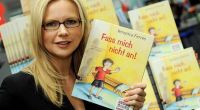 Im November 2009 steltte Veronica Ferres in München ihr neues Kinderbuch vor. Das Buch mit dem Titel Fass mich nicht an! richtet sich an Grundschüler und thematisiert den Umgang mit Gewalt unter Kindern. Ein Euro pro verkauftem Buch kommt ihrer Hilfsorgan