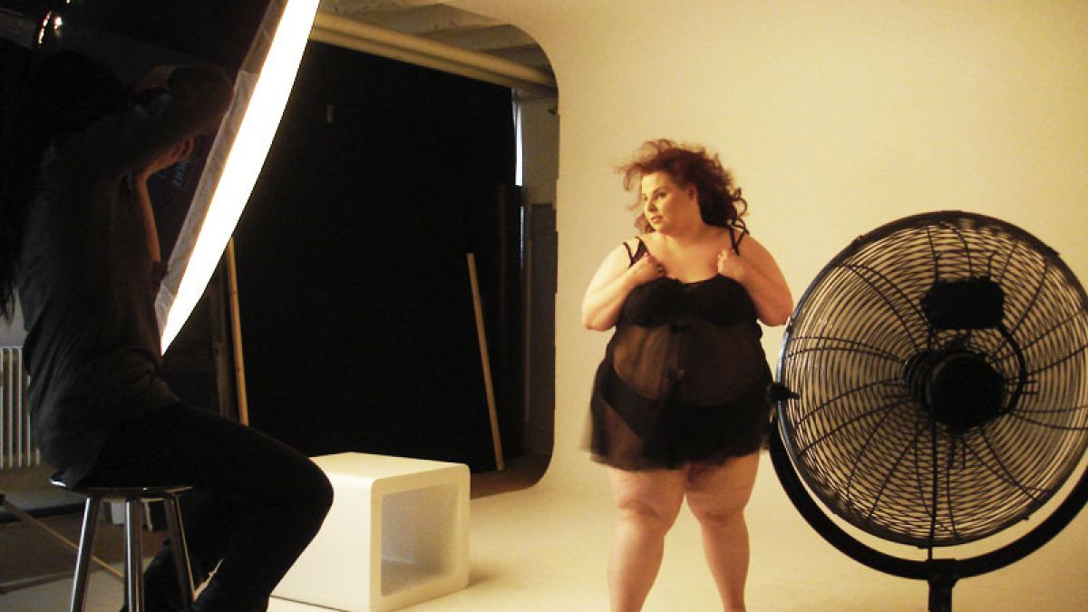 Shooting XXL: Rebecca Jahn wiegt 150 Kilo. Das hält sie aber nicht vom Modeln ab. (Foto)