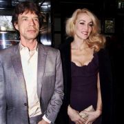Mick Jagger ist seiner Ehefrau Jerry Hall wohl mehr als einmal fremdgegangen. Mick Jagger ist seiner Ehefrau Jerry Hall wohl mehr als einmal fremdgegangen.